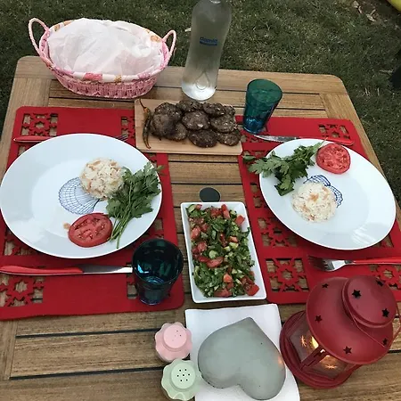 Oda ve Kahvaltı Ada 3*
